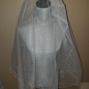 Fingertip Length Bridal Veil